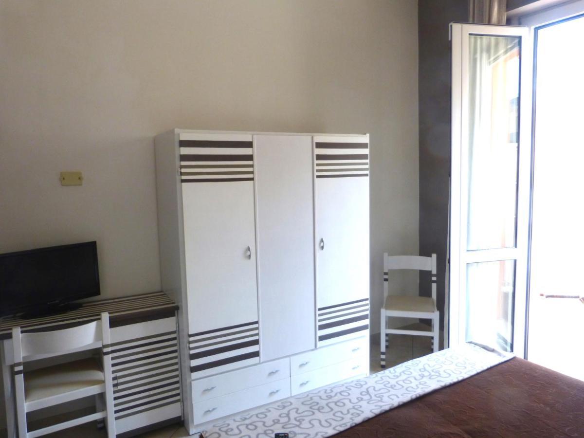 Hotel D'Annunzio Cattolica Extérieur photo