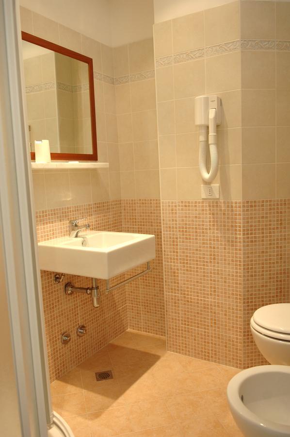 Hotel D'Annunzio Cattolica Extérieur photo