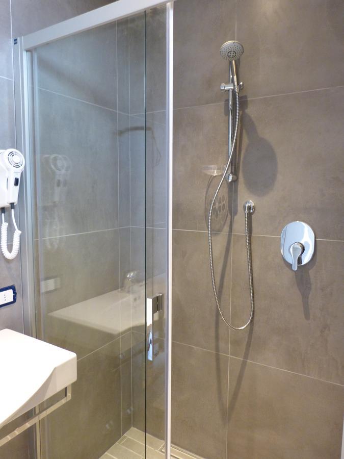 Hotel D'Annunzio Cattolica Extérieur photo