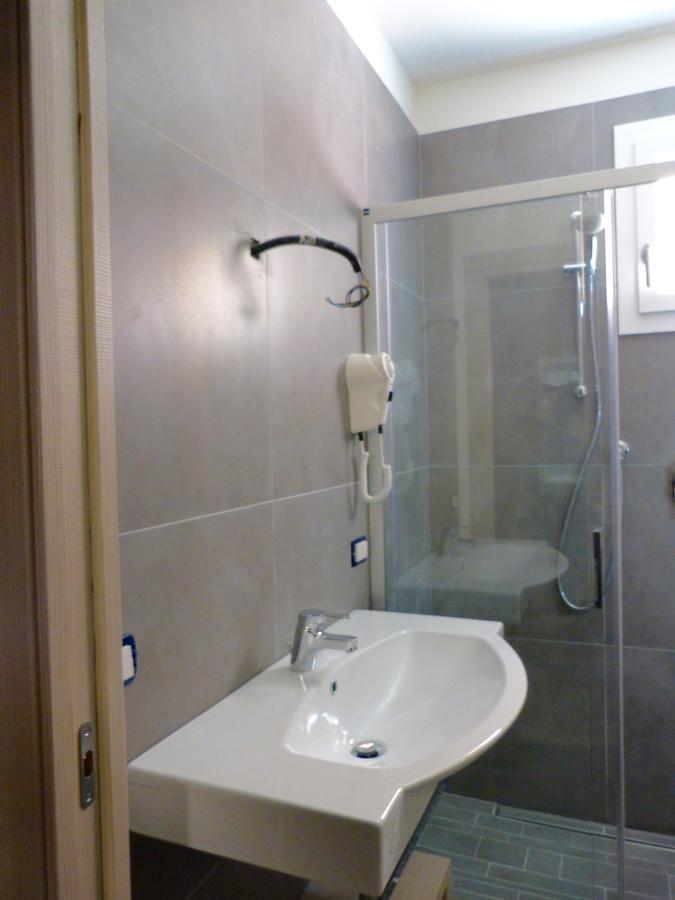 Hotel D'Annunzio Cattolica Extérieur photo