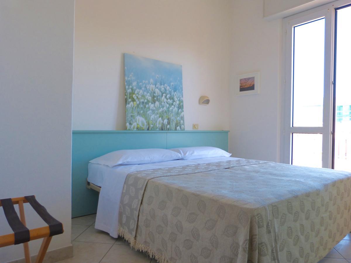 Hotel D'Annunzio Cattolica Extérieur photo